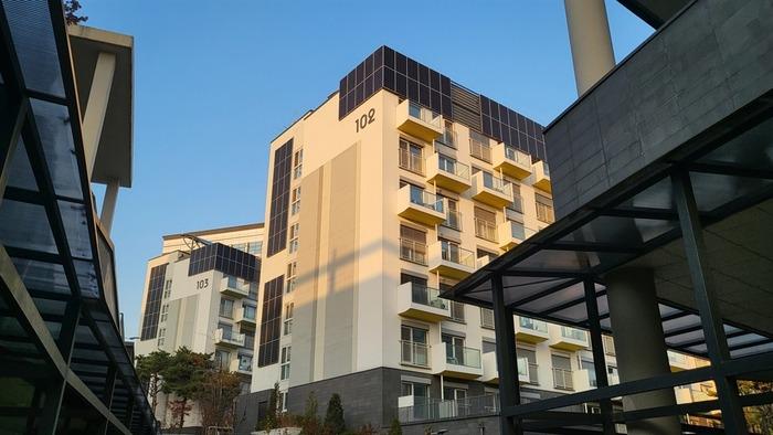 Người dân Hàn Quốc được kêu gọi mặc quần đùi để tiết kiệm điện-3