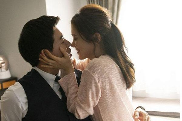 Chồng ngoại tình, vợ sốc khi phát hiện tiểu tam là người rất quen-1