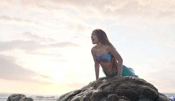 Phản ứng trái chiều với Nàng Tiên Cá phiên bản da màu bị chê kém sắc-3