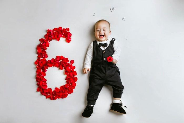 Dianka bế con trai lần đầu lộ rõ mặt-3