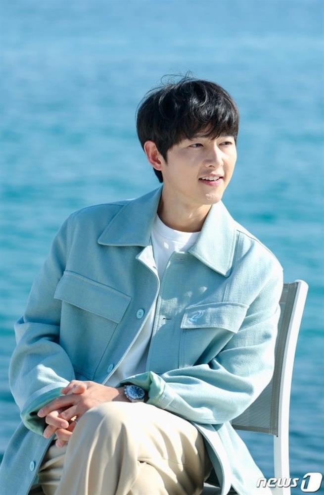 Song Joong Ki lộ diện bảnh bao, khẳng định vợ con quan trọng nhất-6