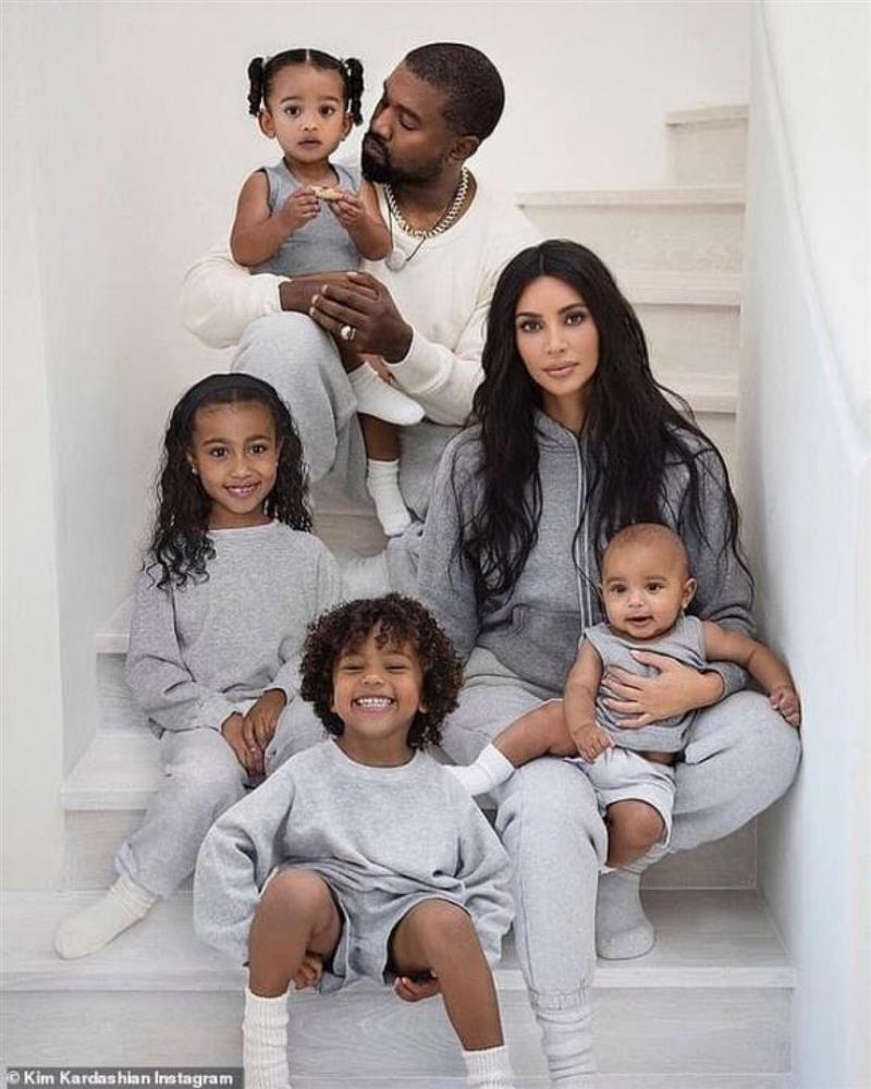 Mẹ đơn thân Kim Kardashian đối mặt với nhiều thách thức khi nuôi con-2