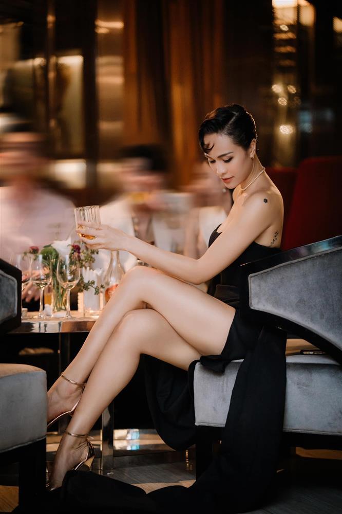 MC Phương Mai thường xuyên làm nhiều người mất ngủ vì ảnh gợi cảm-1