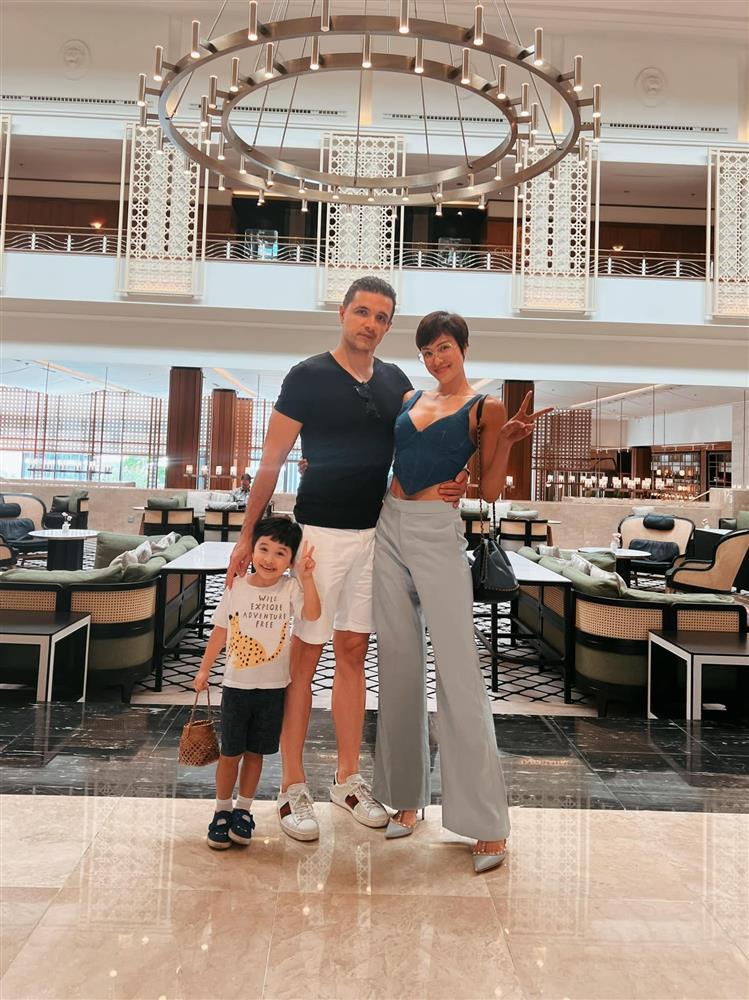 MC Phương Mai thường xuyên làm nhiều người mất ngủ vì ảnh gợi cảm-4