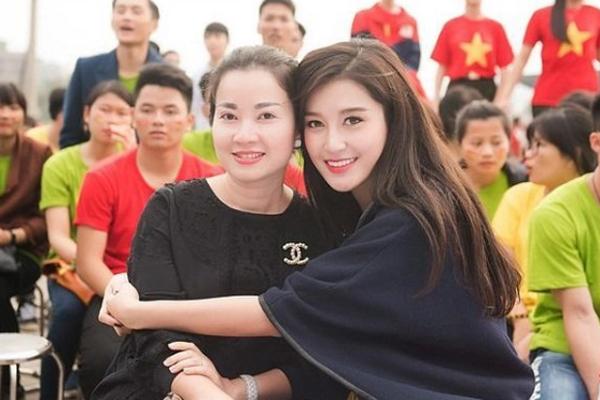 Mẹ ruột Á hậu đăng quang cách đây 9 năm: Doanh nhân giỏi giang, bệ phóng của con gái-6