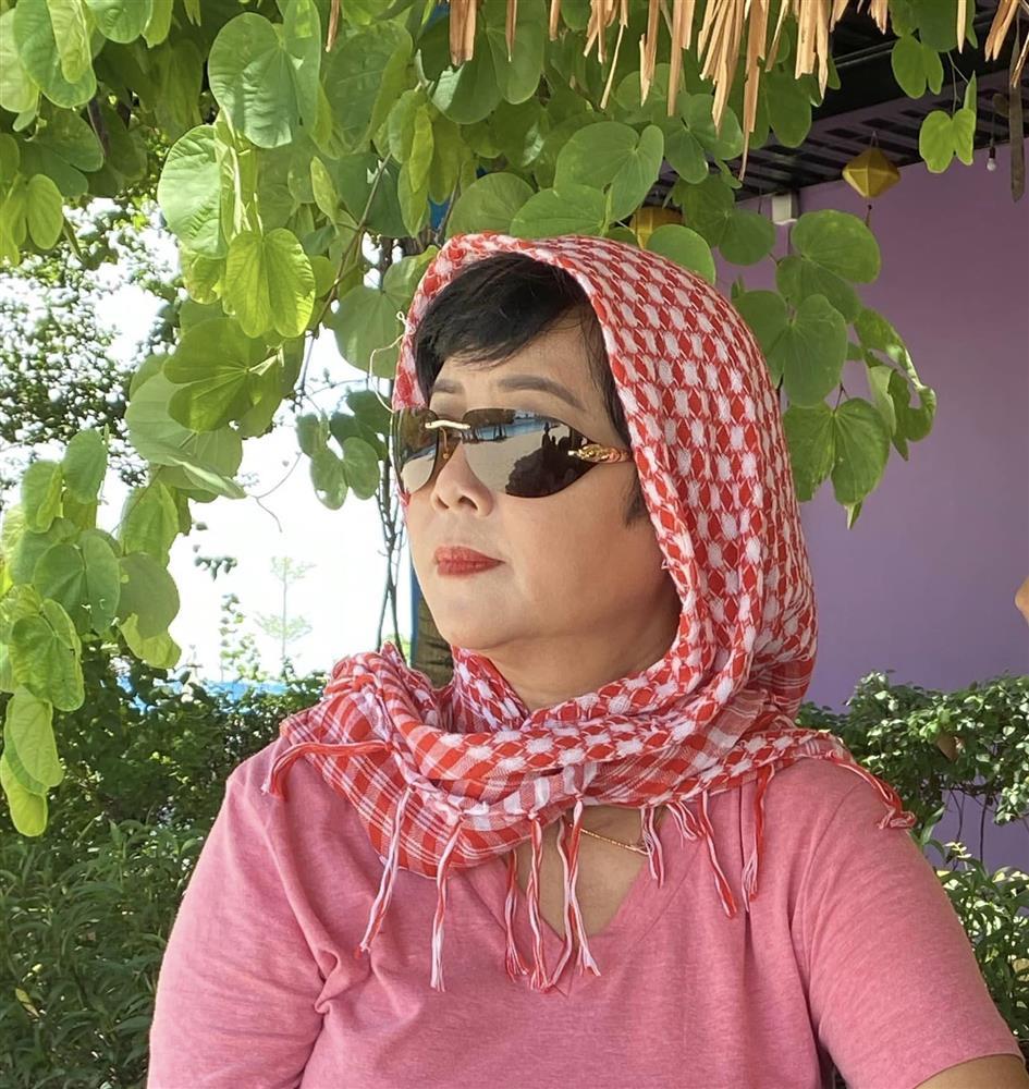 NSND Minh Hằng sống một mình, làm bạn với chó mèo ở nhà vườn 20.000m2-6