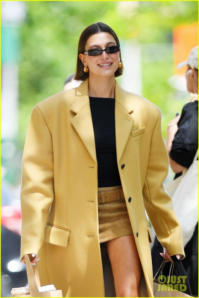 Hailey Baldwin lên đồ gợi cảm, khoe body bốc lửa đi dạo phố cùng chồng-8