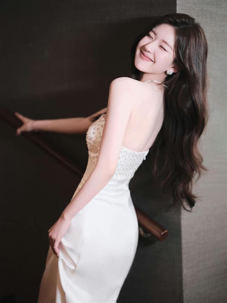 Nữ hoàng phim rác mới-8