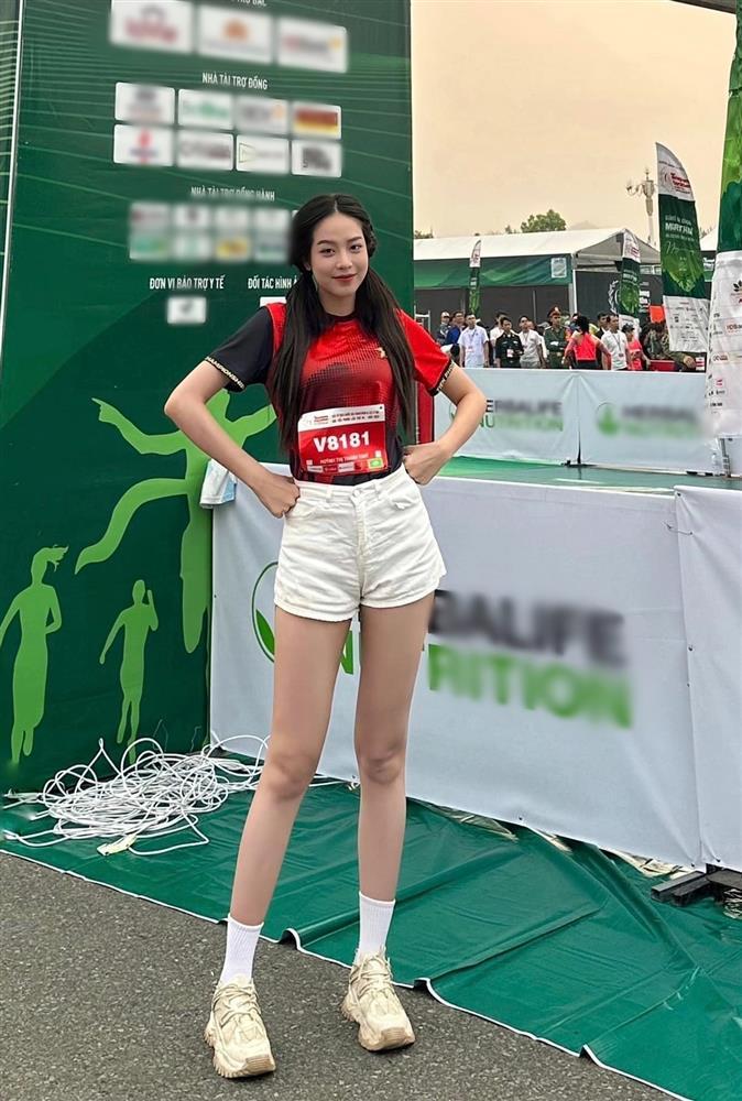 Sở hữu đôi chân dài miên man, Đỗ Hà - Thanh Thủy bất phân thắng bại-5