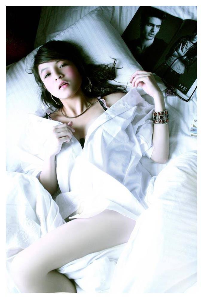 Thủy Top núi đôi 100cm vượt mặt Mai Phương Thúy giờ vẫn độc thân-3