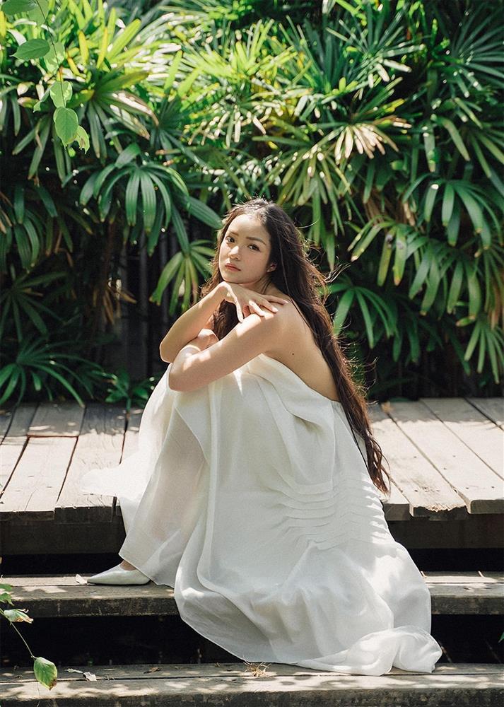 Thủy Top núi đôi 100cm vượt mặt Mai Phương Thúy giờ vẫn độc thân-7