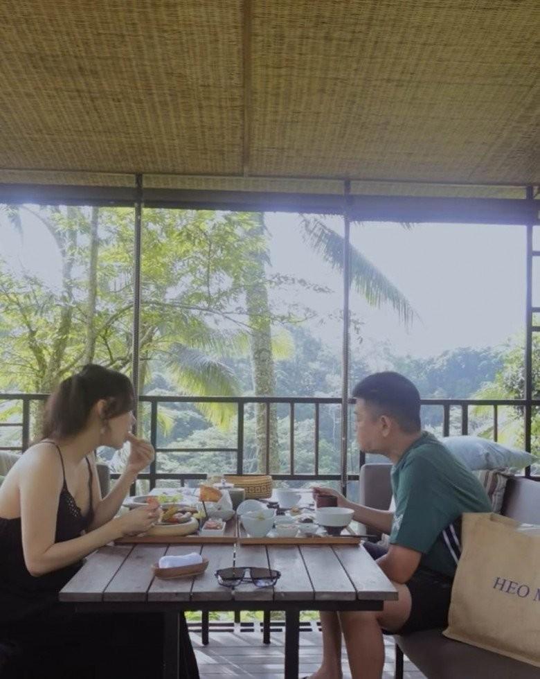 Chồng Minh Hằng chỉ được ăn sáng cùng vợ khi đi du lịch dù chi 20 triệu/đêm villa-4