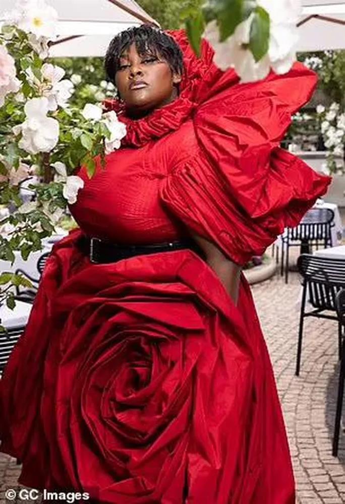 Những bộ đầm thảm họa trên thảm đỏ Cannes-4