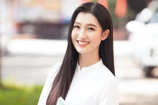 Một á hậu bị đồn bỏ học trước thềm dự thi Hoa hậu quốc tế 2023