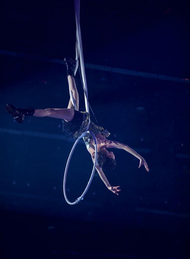 Đạp gió 2023: Chi Pu nhào lộn, đu dây ở độ cao 8m-2