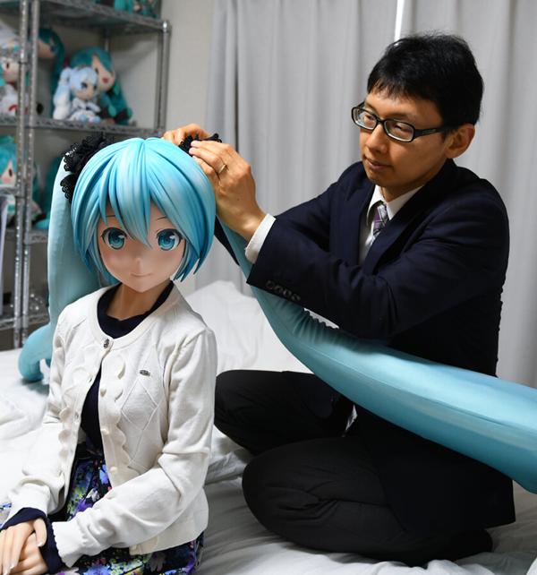 Cuộc sống của anh chàng Nhật Bản sau 5 năm chi hơn 300 triệu để kết hôn với vợ ảo-4