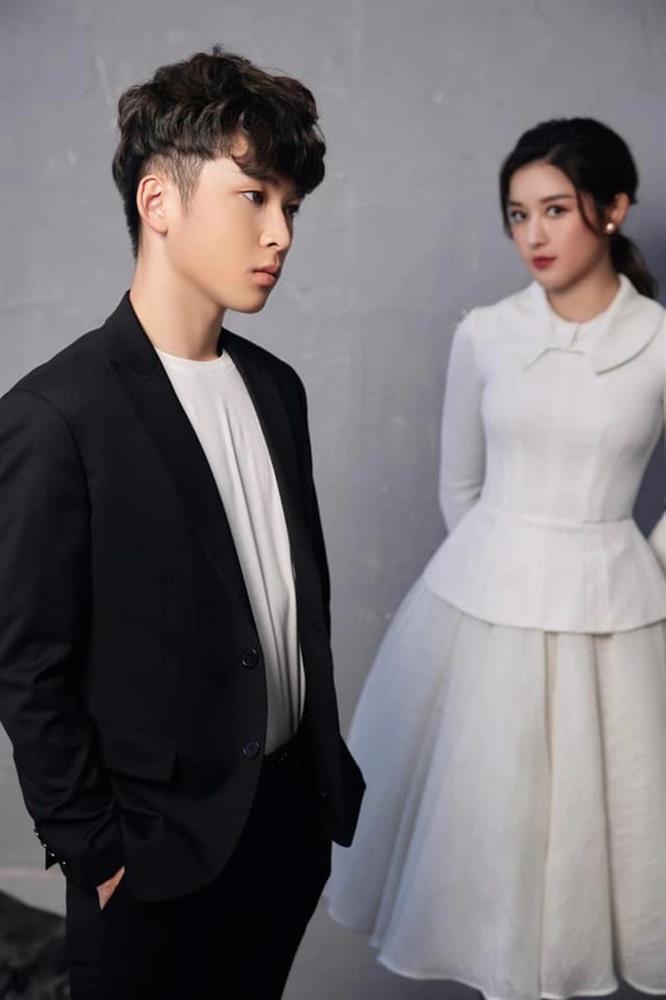 Dàn anh, em trai chuẩn soái ca của các Hoa hậu, Á hậu Việt Nam-5