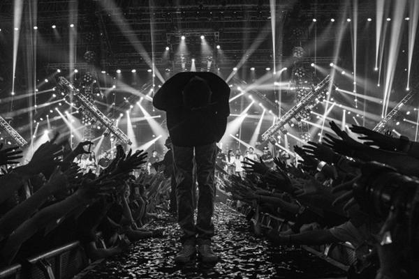 Hà Anh Tuấn, con gái JustaTee bất ngờ xuất hiện trong liveshow của Đen Vâu-4