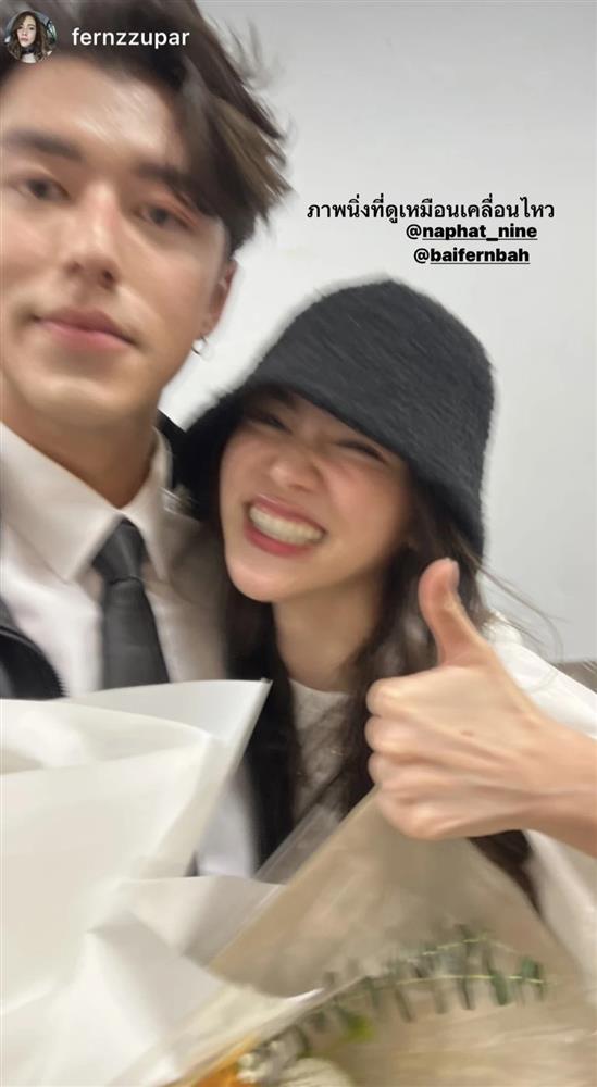 Baifern Pimchanok và Nine Naphat khoe khoảnh khắc hạnh phúc cùng gia đình hai bên-1