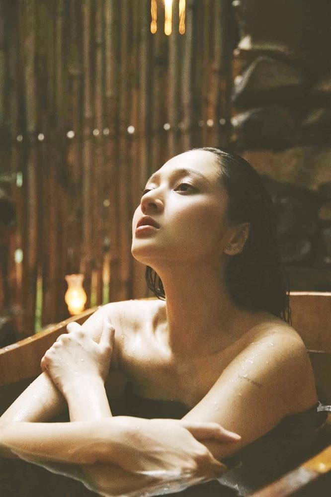 Bí mật đằng sau những cảnh tắm gợi cảm trong MV triệu view-2