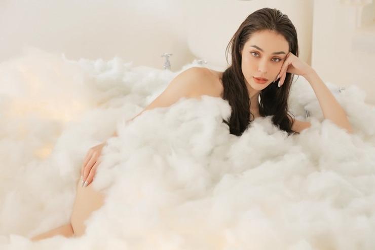 Bí mật đằng sau những cảnh tắm gợi cảm trong MV triệu view-17