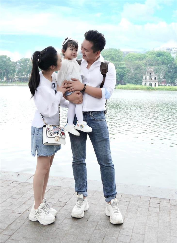 Vượt qua cửa tử, MC Hạnh Phúc VTV viên mãn bên vợ con-4