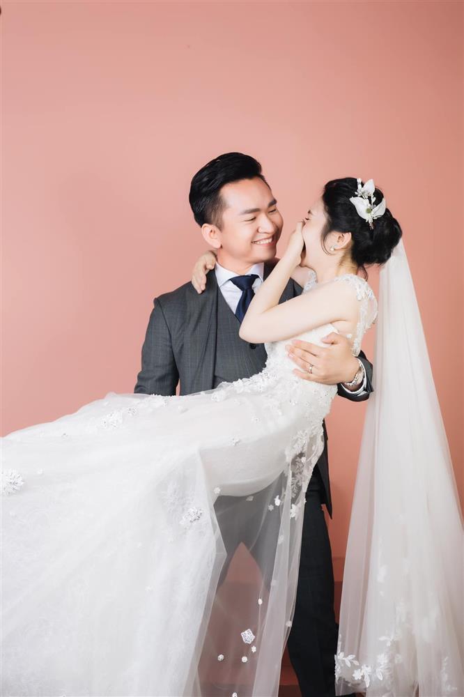 Vượt qua cửa tử, MC Hạnh Phúc VTV viên mãn bên vợ con-7