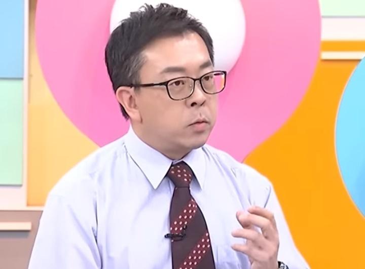 Người đàn ông mắc bệnh lạ, cứ mơ là đấm vợ thâm tím mặt mày-1