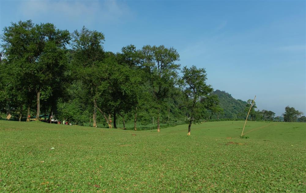 Thảo nguyên mới nổi cách Hà Nội 120km hút khách cắm trại-9