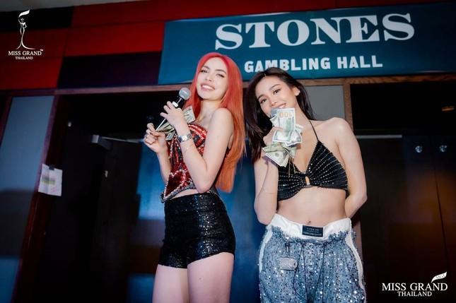 Hoa hậu Hòa bình Thái Lan bị chỉ trích biểu diễn phản cảm-1