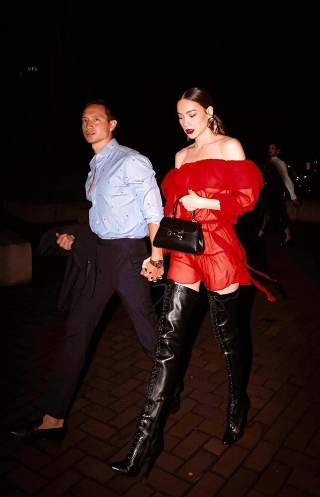 Vợ Mạc Văn Khoa lên đồ như minh tinh lại mất điểm vì đồ xuyên thấu-10