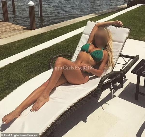 Sự thật về vấn nạn rao bán tình dục ở Liên hoan phim danh giá nhất thế giới-4