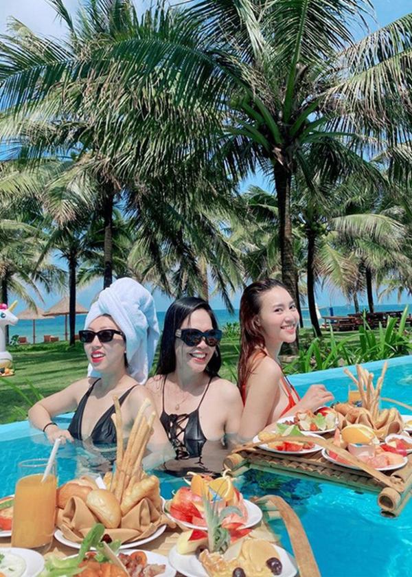 Mẹ ruột Lan Ngọc: Xinh đẹp, tuổi U60 được con gái tặng nhà sang xịn-6