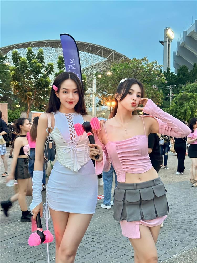 Hoa hậu Thanh Thủy và Tiểu Vy khoe sắc tại Thái Lan-2
