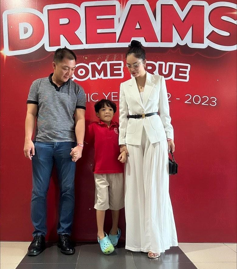 Dương Cẩm Lynh lần đầu đứng cạnh chồng cũ chụp ảnh sau 5 năm ly hôn-1