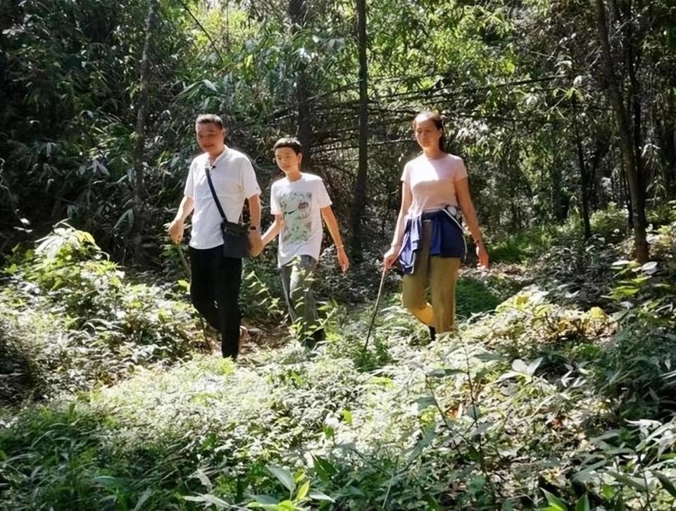 Nuôi theo kiểu cực đoan, nhà văn nổi tiếng khiến con trai 13 tuổi ra đi mãi mãi-3