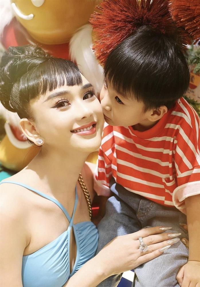 Lâm Khánh Chi gọi con trai là anh em song sinh của chồng cũ, bố con không cùng huyết thống nhưng giống hệt nhau-7