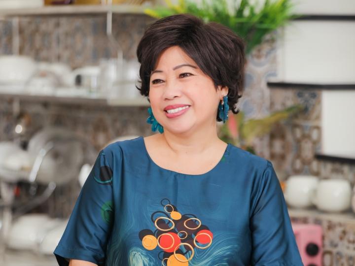 Bị chê hết thời phải rẽ hướng làm TikToker, nghệ sĩ Phi Phụng nói gì?-1