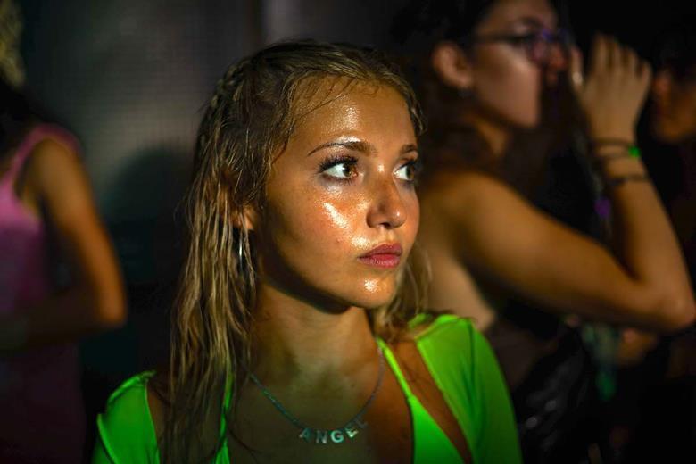 Vì sao Làm Tình Như Thế Nào gây sốc ở Cannes?-1