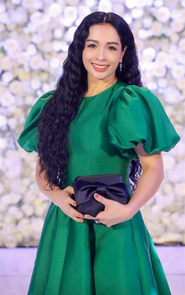 Cựu mẫu Thúy Hằng: Tôi có điều hối hận lớn, mong các cha mẹ dù bận nhưng hãy quan tâm tới con-1