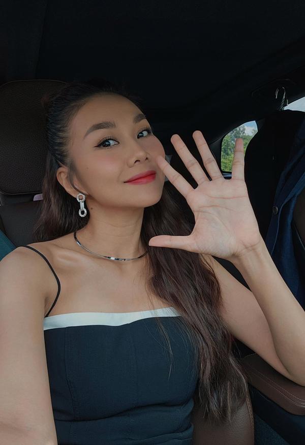 3 bóng hồng Vbiz xinh đẹp vướng tin đồn yêu đồng giới siêu mẫu Thanh Hằng là ai?-1