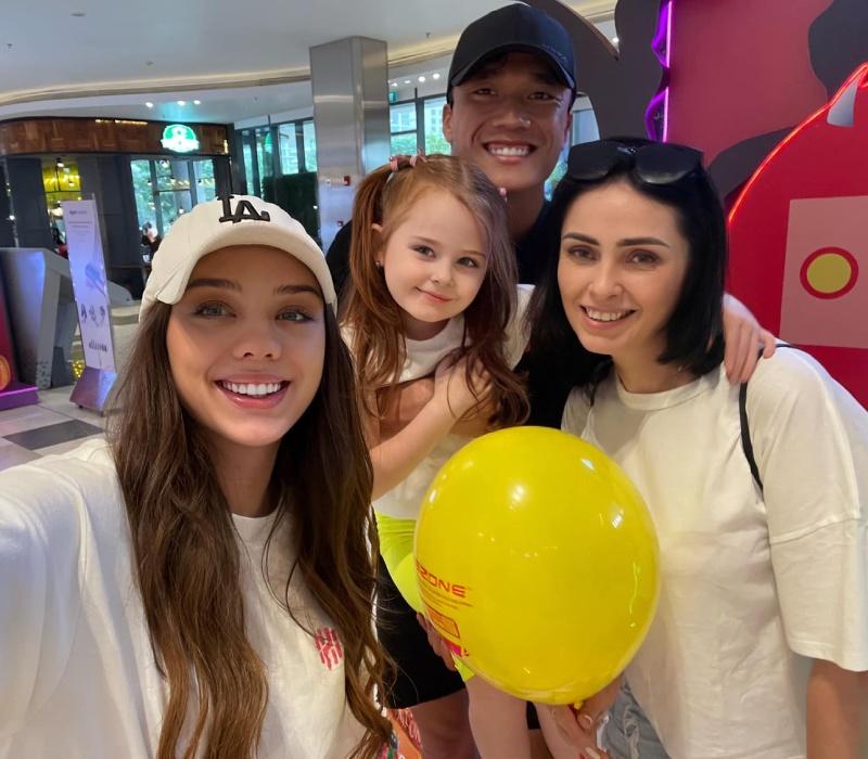 Mẹ vợ Bùi Tiến Dũng nóng bỏng không thua con gái, con rể vừa phải gửi tâm thư-9