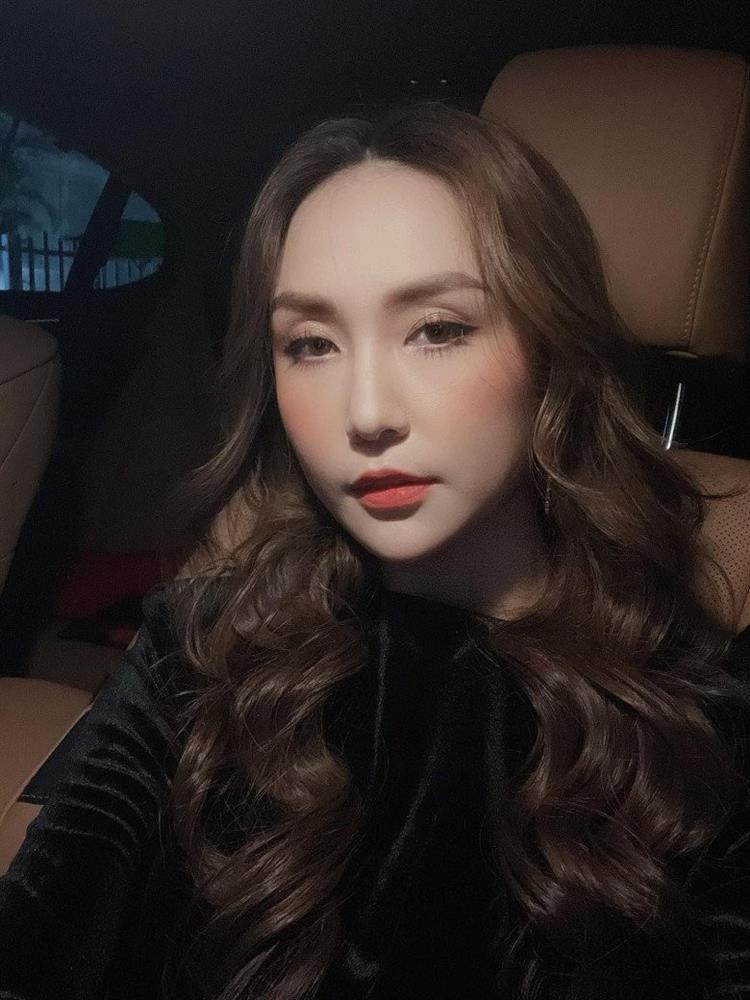 Hương Baby đẻ 3 con vẫn mơn mởn, thay đổi một điểm được khen đẹp như tiên-8