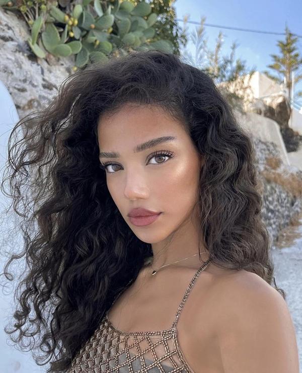 Profile nàng tiên cá hụt: Ngôi sao MXH xinh đẹp hút hồn, trượt vai vì... Beyoncé?-5