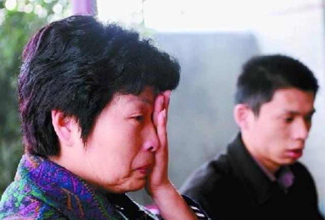 Người mẹ đi bộ 10km mỗi ngày trong 7 tháng để cứu con trai giờ ra sao?-1