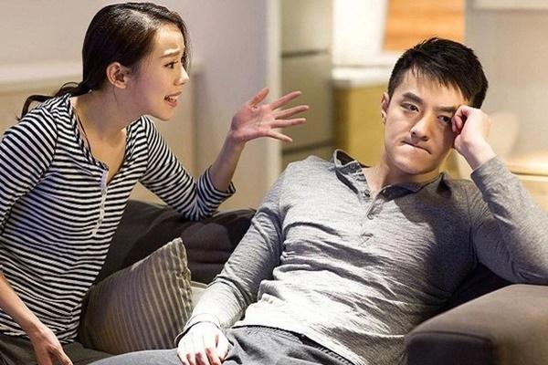 Mua đồ chơi tặng con riêng, tôi bị vợ hờn dỗi đòi ly hôn-1