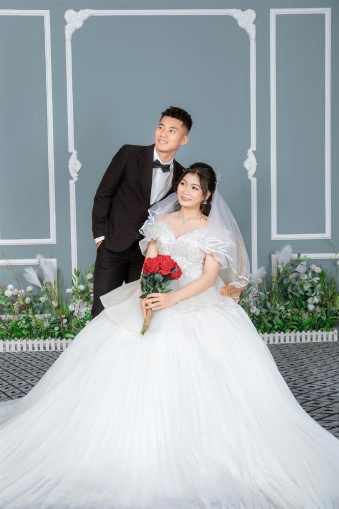 Cựu tiền vệ U23 Việt Nam kết hôn với nữ tuyển thủ xinh đẹp-7