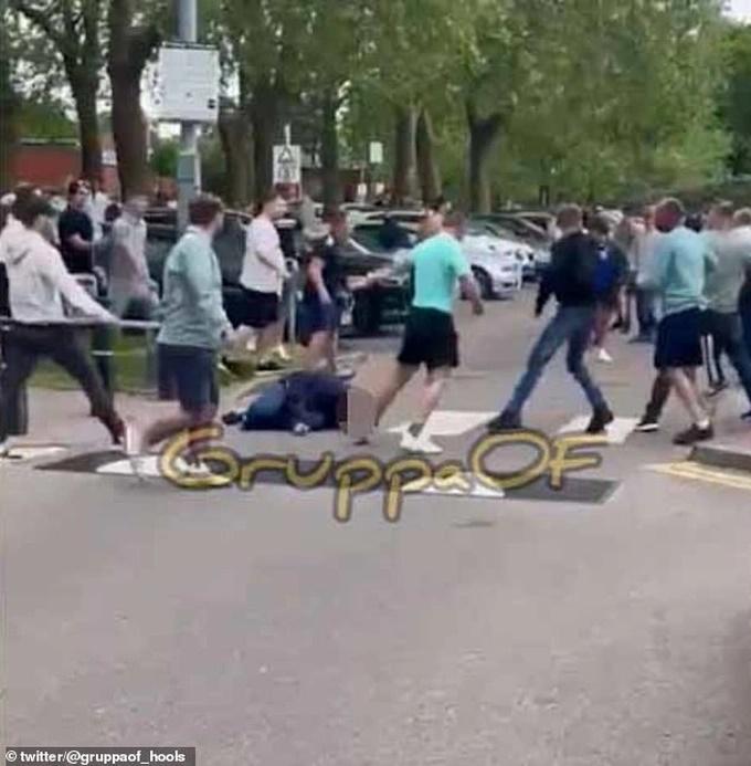 Ẩu đả kinh hoàng trong ngày Leicester City xuống hạng-1