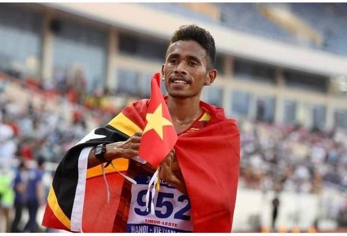 VĐV Timor Leste cầm cờ Việt Nam ở sân Mỹ Đình: Tôi vẫn chưa có bạn gái-3