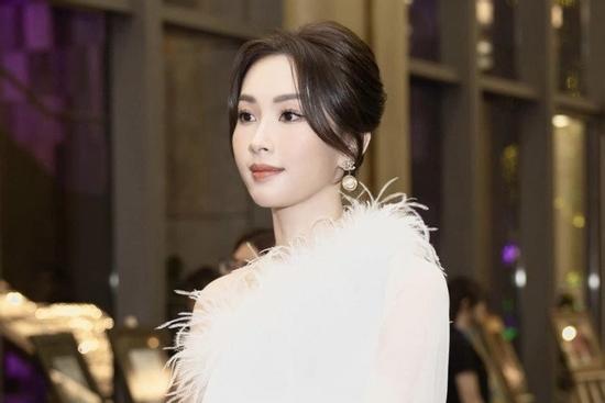 Hoa hậu Đặng Thu Thảo chưa từng mặc xấu, xách túi hiệu cũng 'giấu giếm'